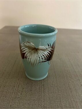Bed bath and beyond seafoam Green Palm Floral Ceramic toothbrush holder